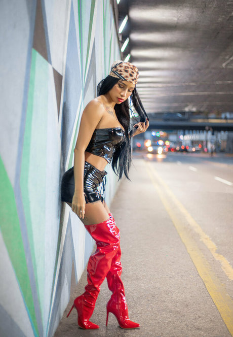 ウェイトレスOnlyFans ヌード 写真