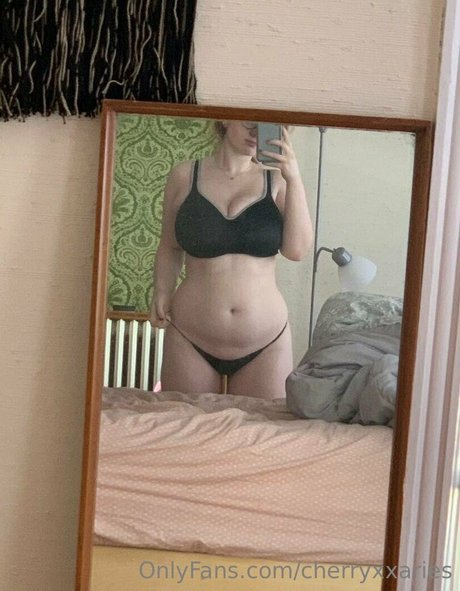 cherryxxaries ポルノ女優 アーカイブ