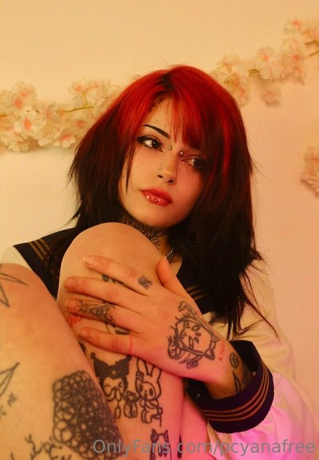 巨乳とお尻のOnlyFans アートxxx 画像