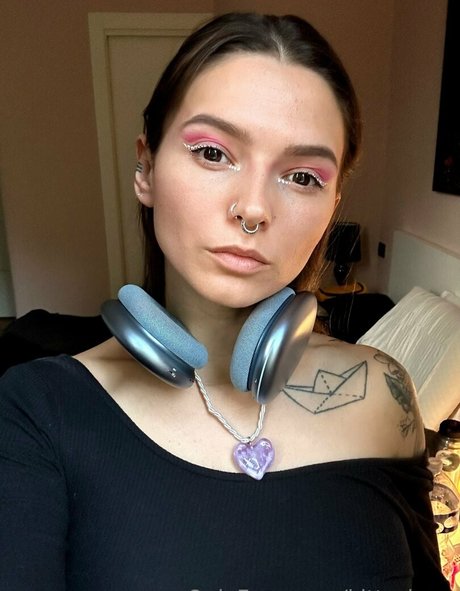 痩せた金髪の熟女OnlyFans 裸 画像