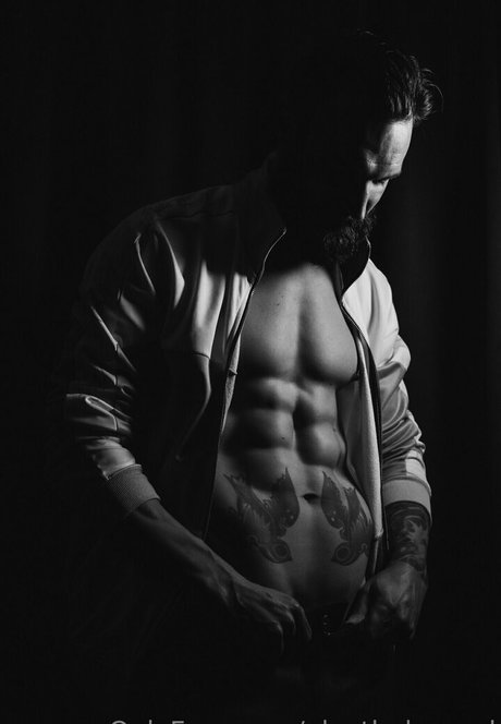 裸のトゥインクOnlyFans アダルト ギャラリー