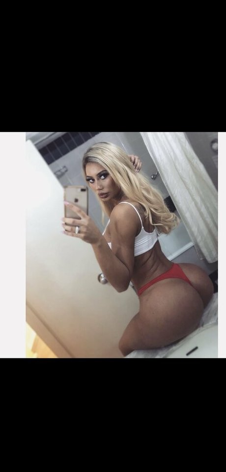 チンコを持つ女たち OnlyFans 無料セックス 写真