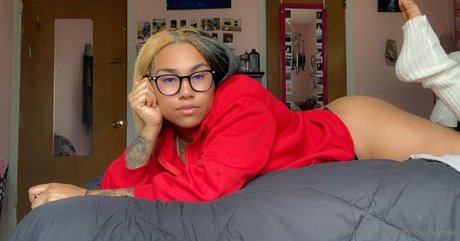 xluckyme ヌードスター 写真