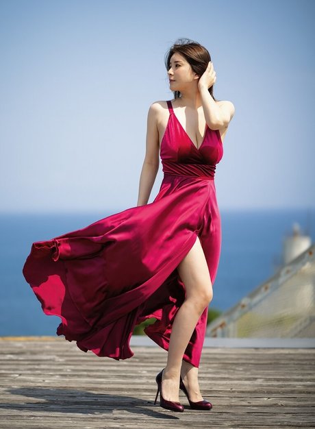 Shiose 裸の女優 写真