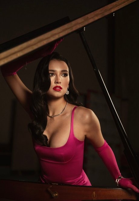 ボディビルダーカップルOnlyFans ヌード 写真