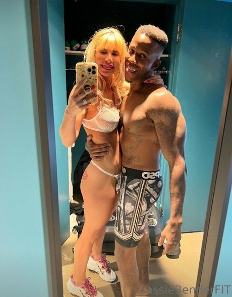 Cassie Bender かわいいスター 写真