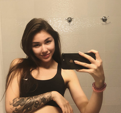 ティーンプッシーOnlyFans 美しい裸 アーカイブ