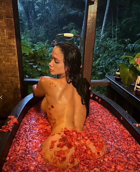 張りのあるおっぱいOnlyFans ポルノ 写真