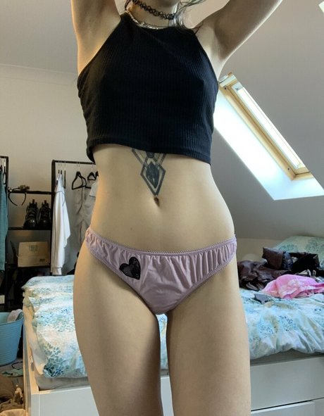 ティーンフィンガリングOnlyFans 無料裸 画像