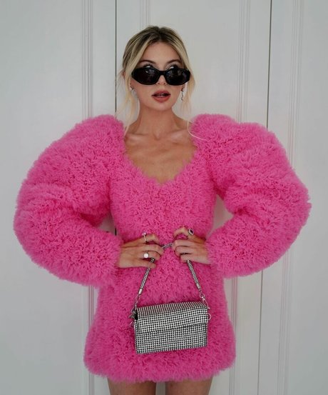 かわいい赤毛のOnlyFans 無料セクシー 写真