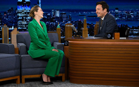 金髪の小柄なOnlyFans ポルノグラフィック 写真