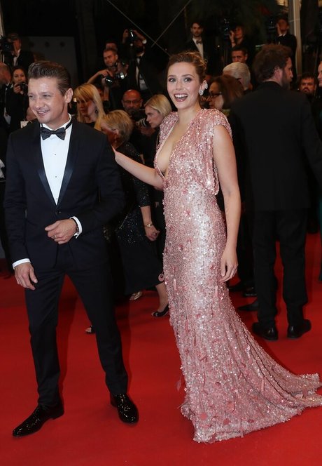 バイセクシャルカップルのOnlyFans エロチック 画像