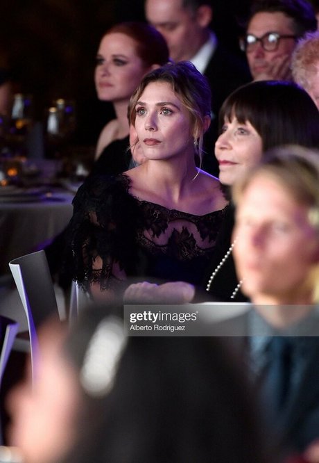 Elizabeth Olsen ポルノスター 画像