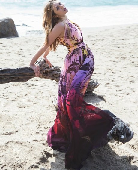 Elizabeth Olsen トップモデル 写真