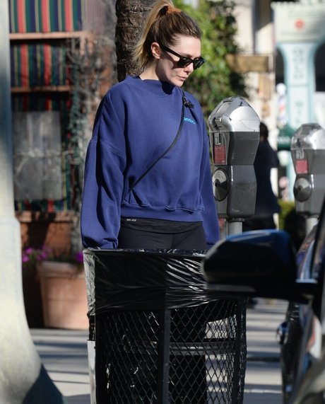 Elizabeth Olsen ポルノスター 無料 ギャラリー