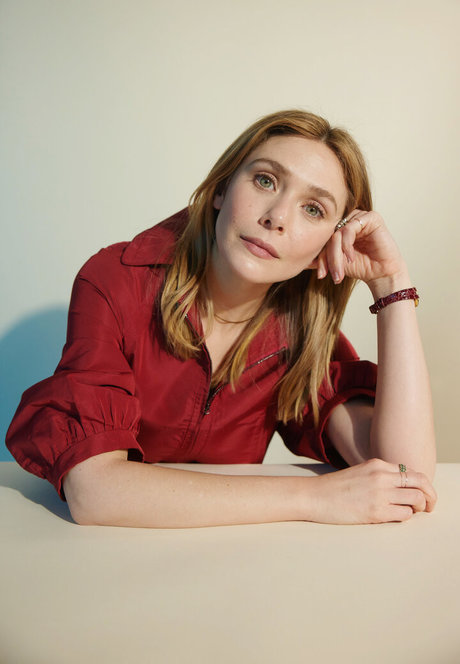 Elizabeth Olsen ホットなモデル 写真