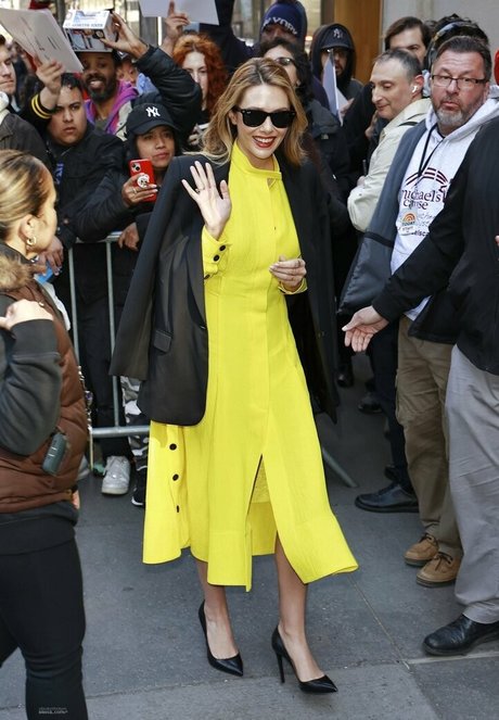 Elizabeth Olsen ポルノスター 裸 画像