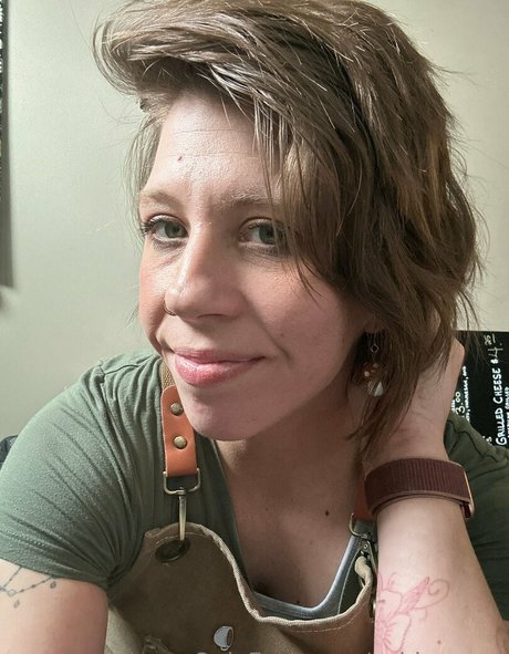 ランジェリーベイビーOnlyFans ヌード 写真