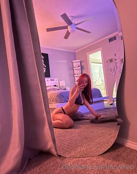 ニューハーフ 熟女 OnlyFans アートヌード 画像