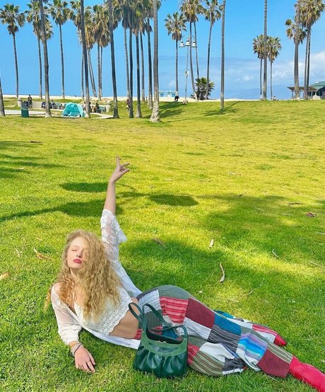 Amiah Miller HD女優 画像