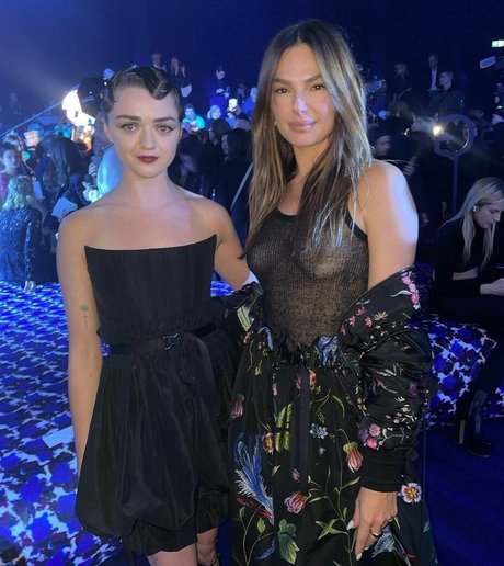 ティーンプッシーOnlyFans セクシーヌード 写真