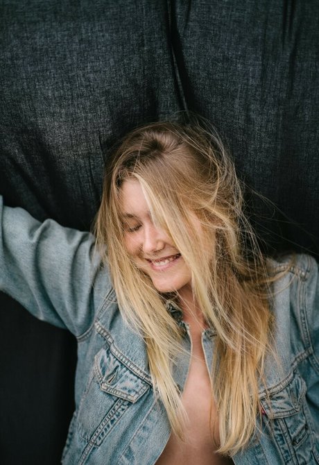 ブラック・ポーグ・オンリーファンズ 限定 写真