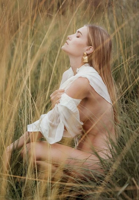 大きな乳首OnlyFans アートポルノ ギャラリー