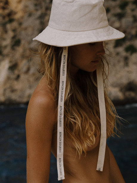 スリムな熟女OnlyFans セクシーヌード 写真