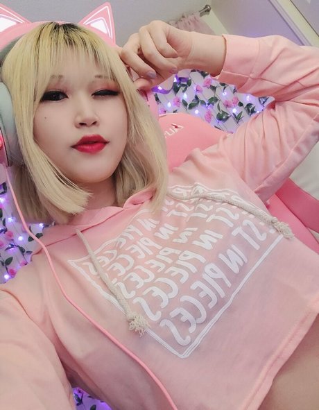 Jennybelly top profile image