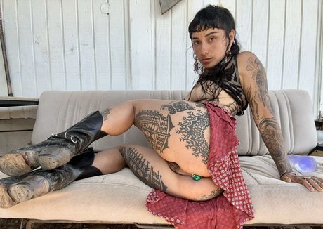 DarkSlugSlurper 裸のポルノスター ギャラリー