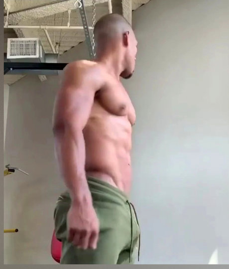 Leonardo Sbrouche 美しいモデル 写真