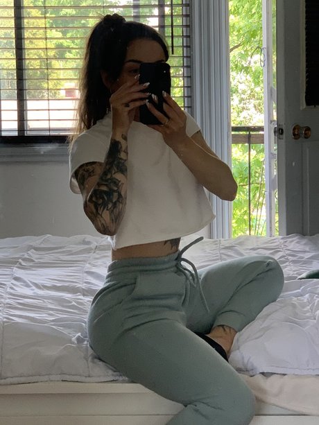 Laur ヌードモデル 写真