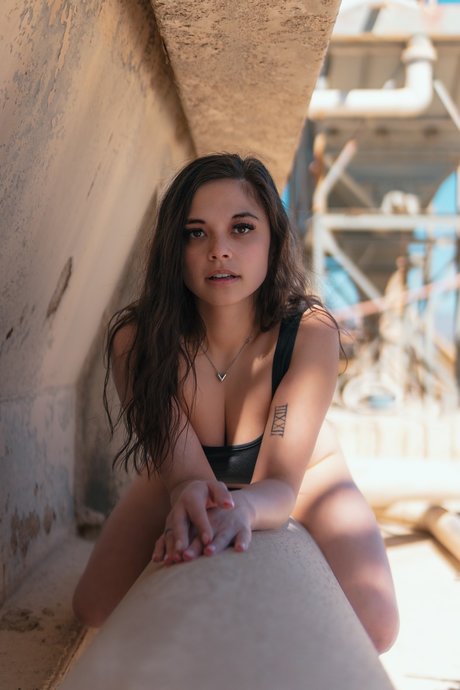 Ellianna West スター 裸 写真