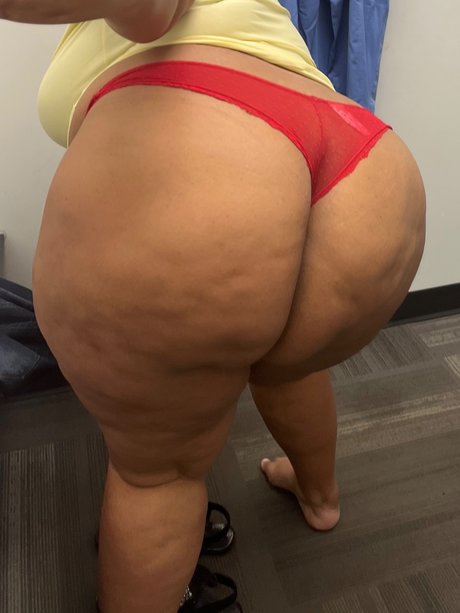 LilThickPisces ポルノスター ヌード 写真