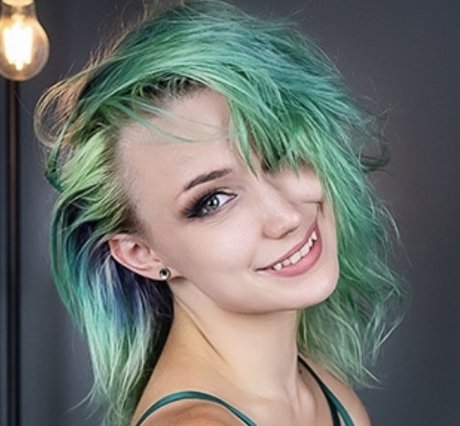 Lilith Convallis かわいいモデル 写真