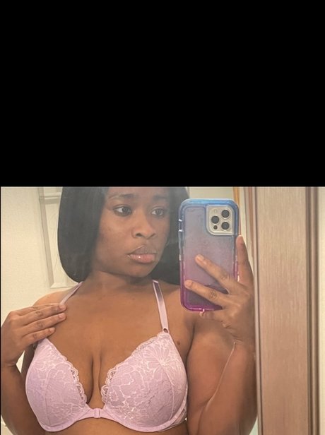 Lil Chris_ ポルノ女優 写真