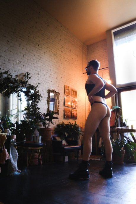 Wesley Banks 無料モデル 写真