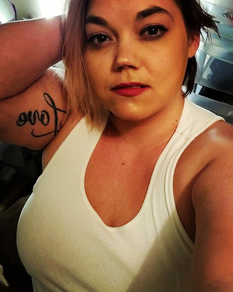 Lady Lou トップスター アーカイブ