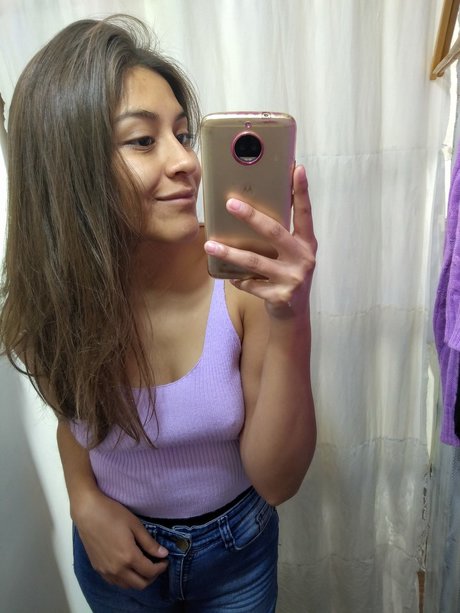 Louni_ ポルノスター ヌード 画像