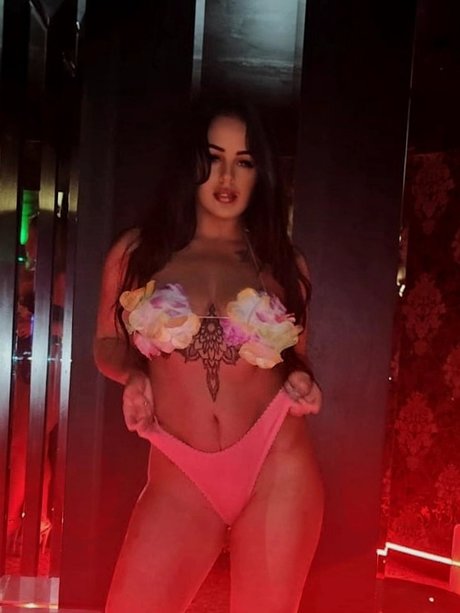 lottie lee ホット女優 写真