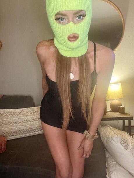 Logan Lever セックス女優 写真