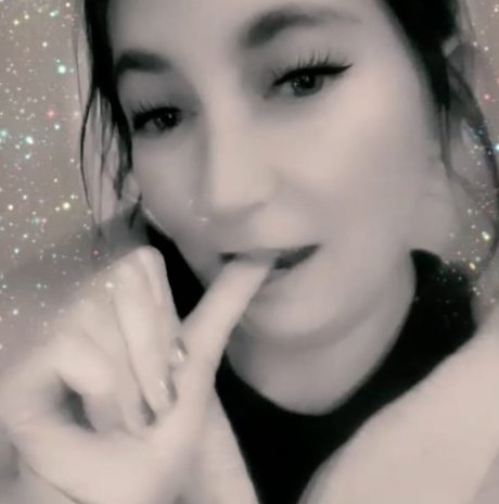 Maddie Sample ホットなモデル 写真