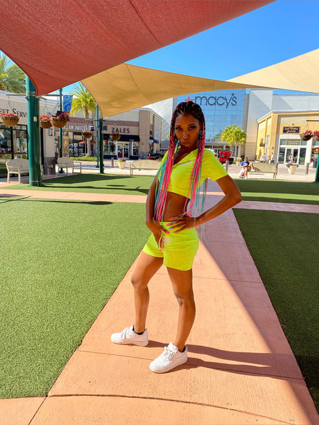 Goddess Luxxx 独占ポルノスター 画像