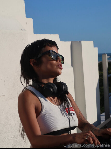 Lupe Fuentes_ 高品質モデル 画像