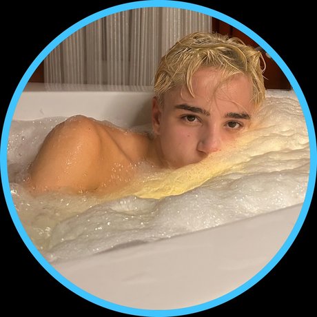 LuiskapXXX ポルノモデル ギャラリー