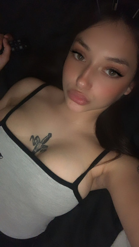 Lucifer_ アダルトモデル 画像