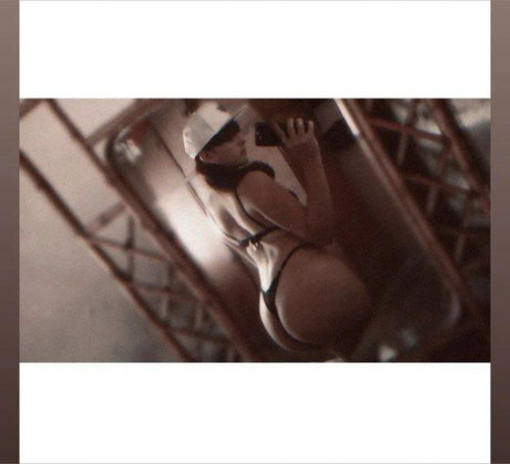 _LUCIA_ 裸のモデル 画像