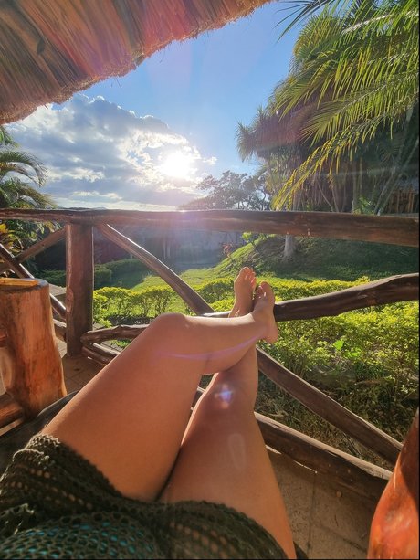 Madian Recinos エロティックモデル 写真