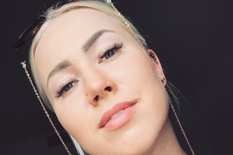 mimosa かわいいポルノスター 写真