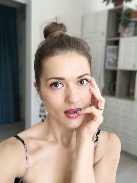 Milana Er vip スター 写真